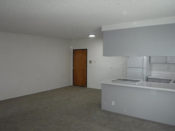 4th image of 4189 Monroe Ave APT 17