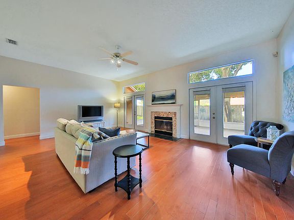 4th image of 4388 Rogers Island Dr E