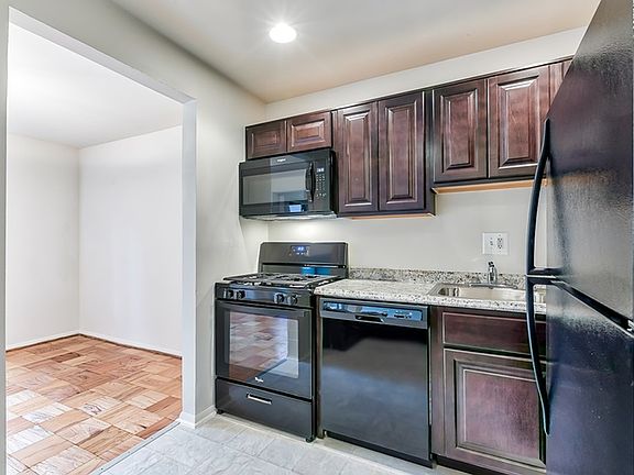 4th image of 417 Wheaton Pl APT G