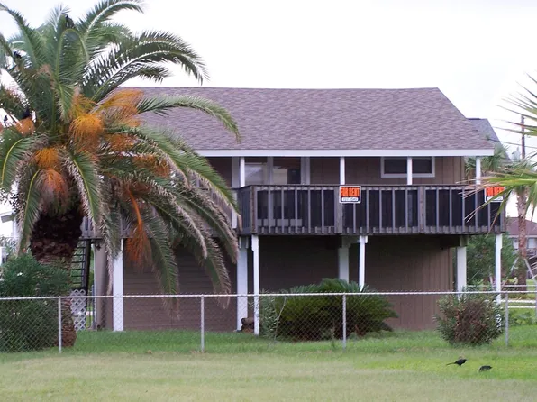 16631 Edward Teach Rd, Jamaica Beach, TX 77554