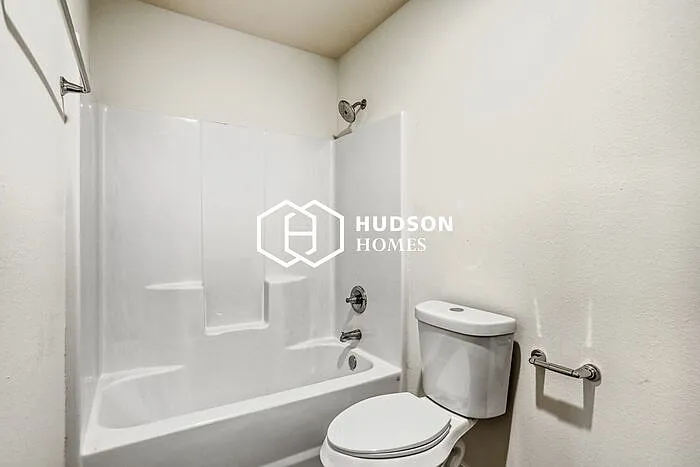 1200 N Van Buren St — Photo 11