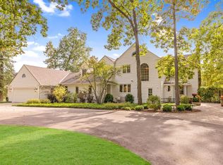 13105 NW Shoreland Dr, Mequon, WI 53097