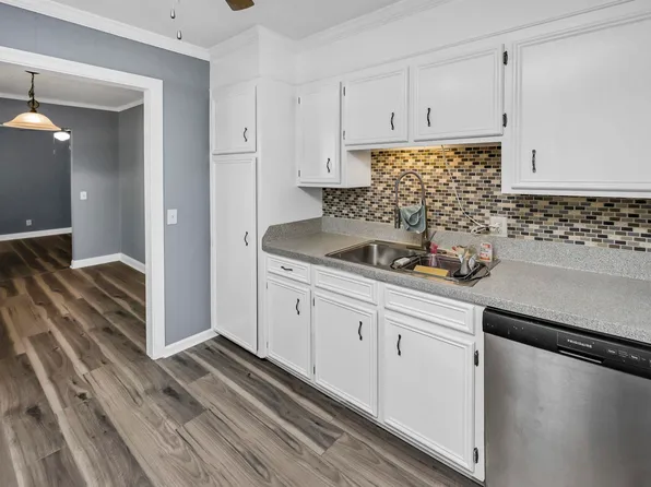 1717 Lacy St W, Columbia, SC 29201