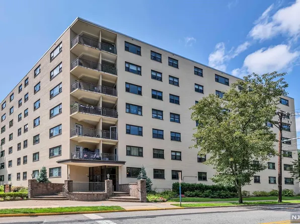 25 Grand Ave APT 2C, Hackensack, NJ 07601