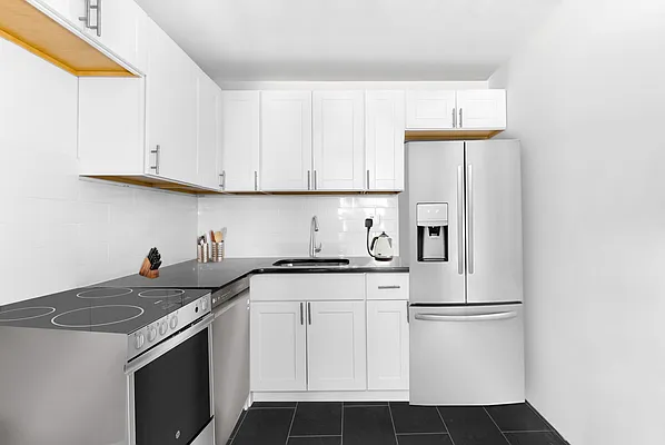 Rented by Douglas Elliman | media 38