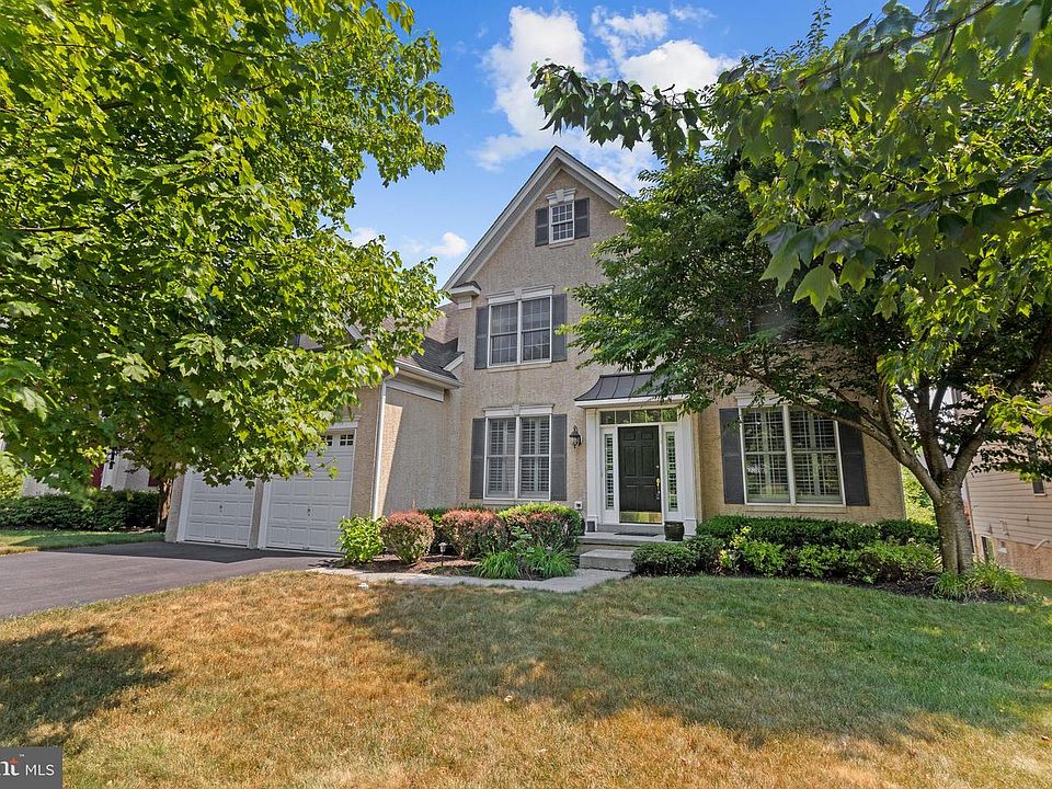 1st image of 14 Alyssa Dr