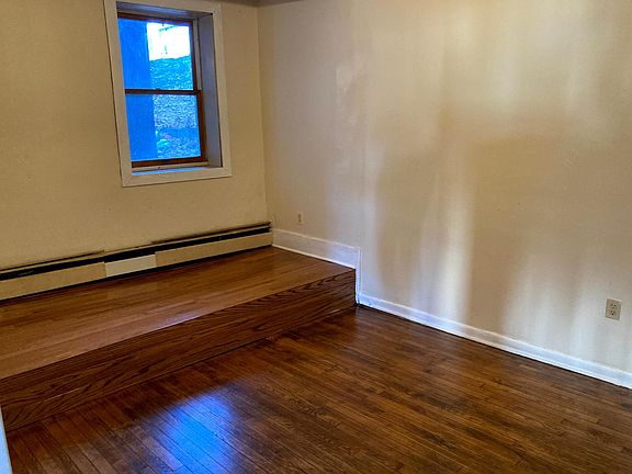 5th image of 510 Walnut St