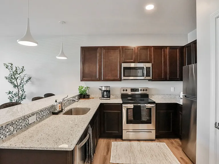 The Reserve on Hackett Apartments — Photo 21