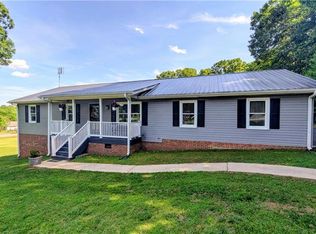 2474 Woodridge Dr, Asheboro, NC 27205