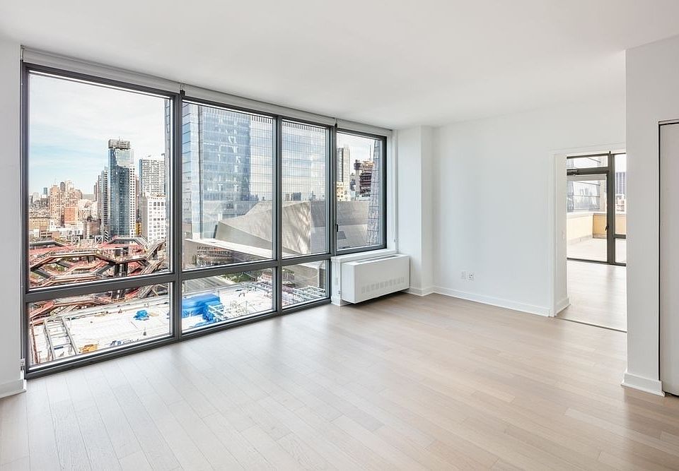 1st image of 312 11th Ave APT 25B