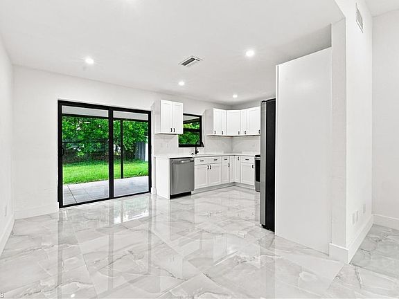 4th image of 3055 53rd ST SW