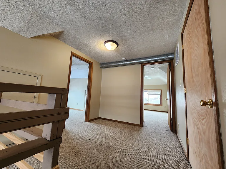 604 1/2 W Seerley Blvd — Photo 14