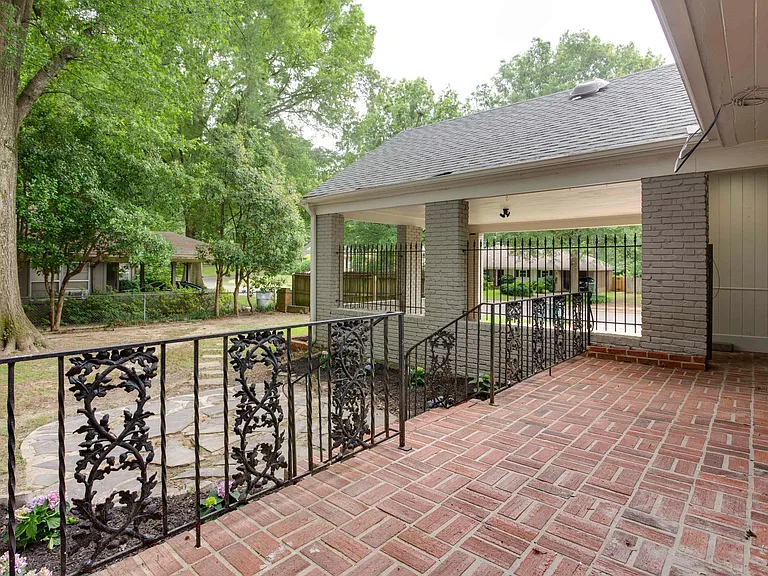 4207 Barfield Rd — Photo 12