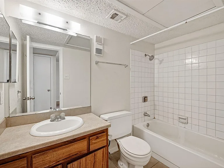 2800 Jeanetta St #406 — Photo 25
