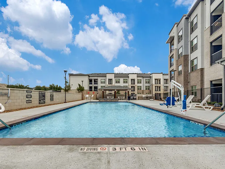 Palladium Park Row Katy — Photo 18