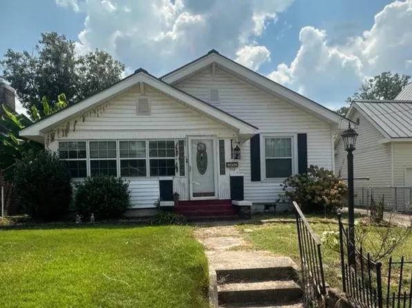 302 E 2nd St, Tuscumbia, AL 35674