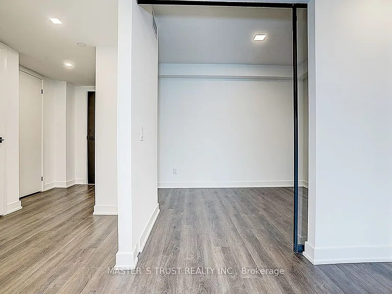 609 Sherbourne St #305 — Photo 16