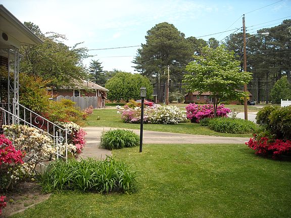 5th image of 302 Sarazen Dr