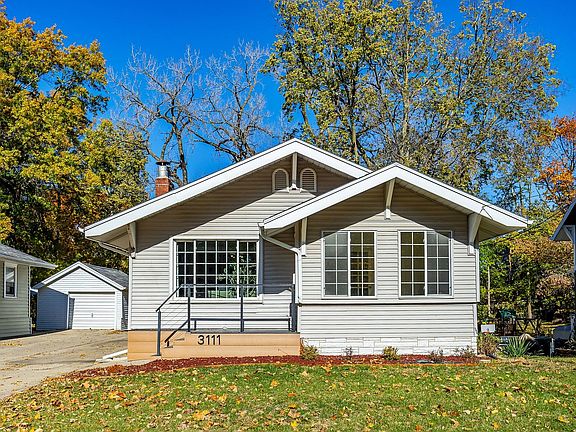 2nd image of 3111 Leado Ave