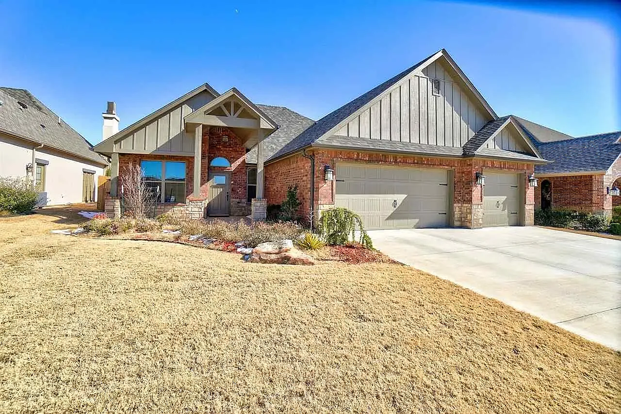 4 bed, 2262 sqft, $2,750 — Photo 2