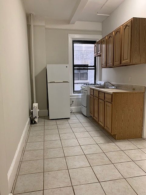 1st image of 183 Thompson St APT C4