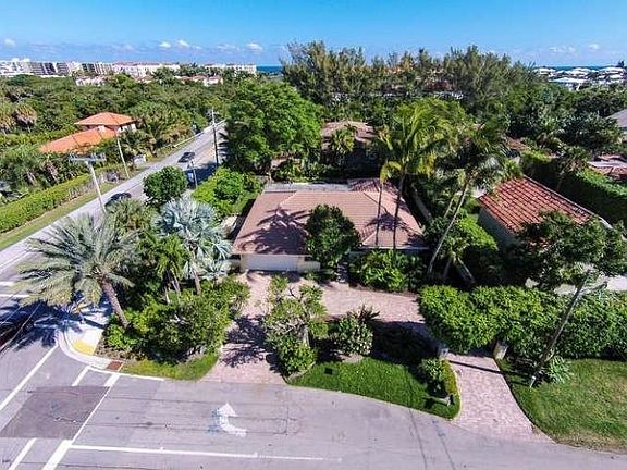 3rd image of 104 SE Atlantic Dr