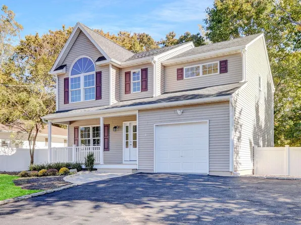 15 Condor Road, Rocky Point, NY 11778