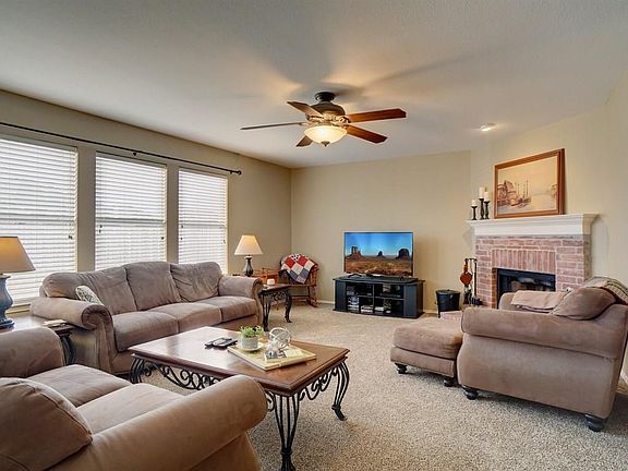 3rd image of 1426 Sparrow Dr