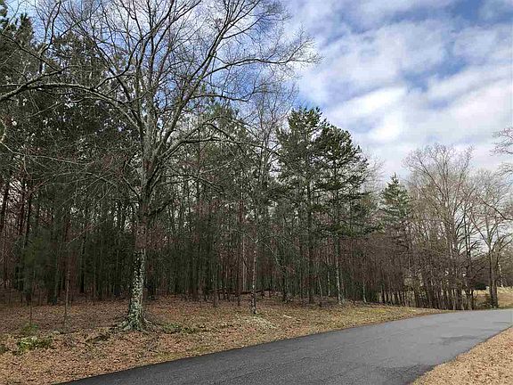 3rd image of 250 Saranac Dr