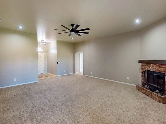2nd image of 403 Ali Dr