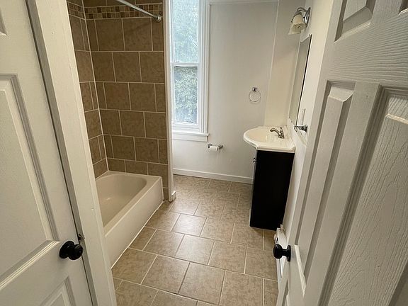 4th image of 708 N Franklin St APT 8