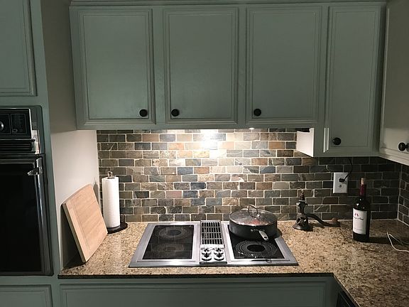 3rd image of 204A Consuello St