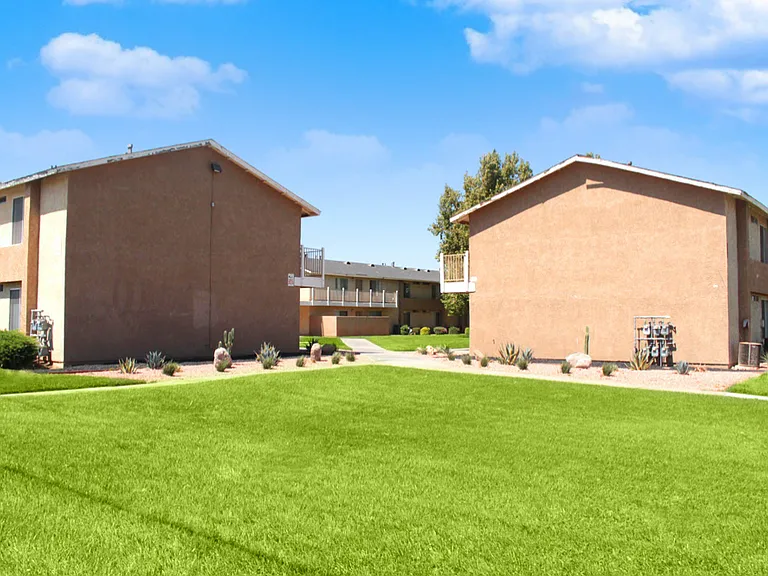 Hesperia Regency Apartments — Photo 1