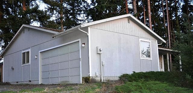 1st image of 8210 181st Ave E