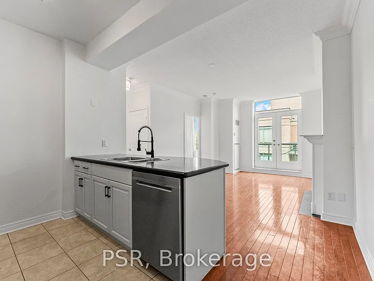 9 Boardwalk Dr #423 — Photo 5