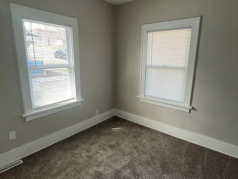 4257 Corby St — Photo 5