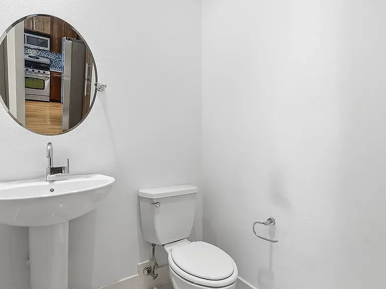 3930 Bowser Ave #10 — Photo 28