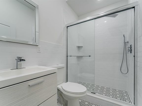 4th image of 71 Beacon Ave #2