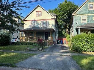 8 8th St, Rochester, NY 14609