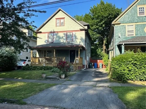 8 8th St, Rochester, NY 14609