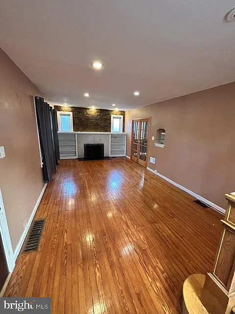 3 bed, 1.5 bath, 1344 sqft, $2,850 — Photo 3