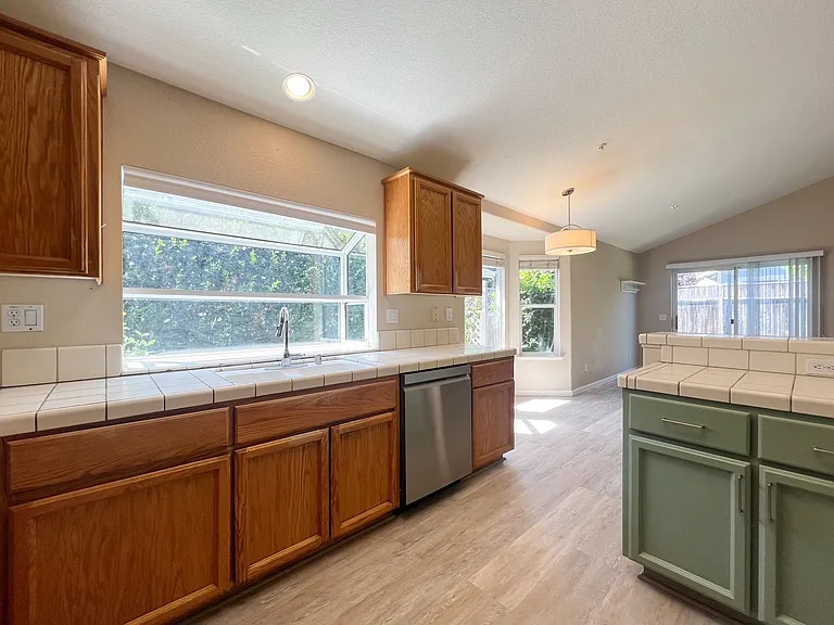 53 Wine Press Way — Photo 13