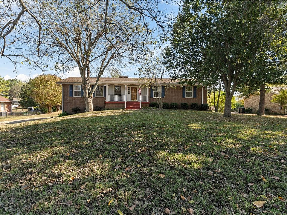 1st image of 104 Meadowvue Dr