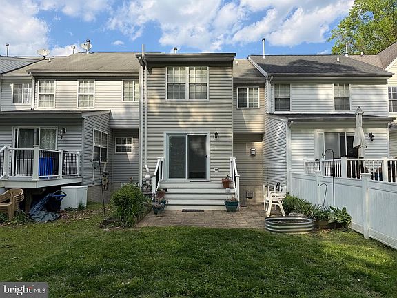 2nd image of 704 Shallow Ridge Ct