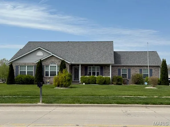 12720 Iberg Rd, Highland, IL 62249