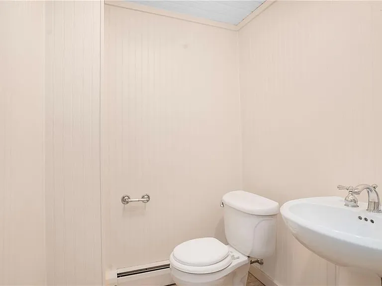 14 Elm St — Photo 32