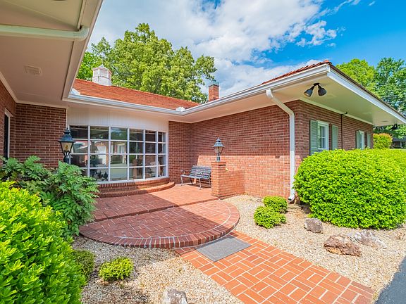 5th image of 200 Westbrook Ln