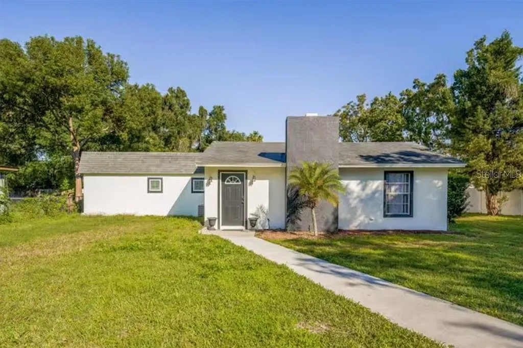 1 bed, 1.0 bath, 202 sqft, $1,800 — Photo 2