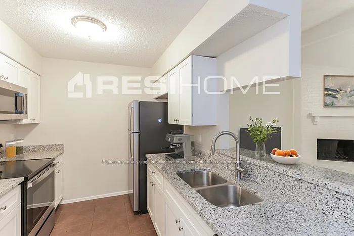 913 Pepperidge Ct — Photo 4