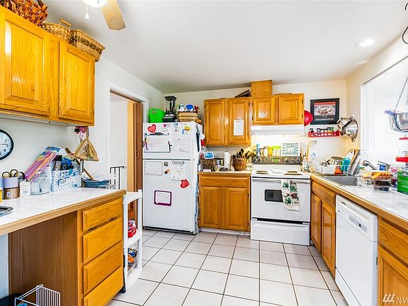 4th image of 1719 159th Street Ct E